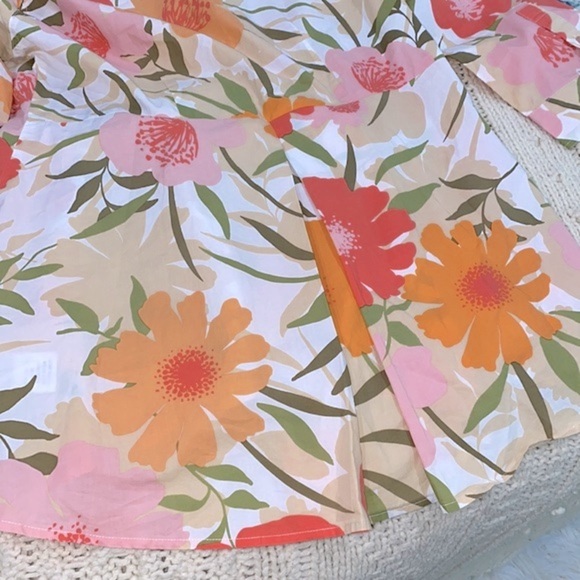 Tyler Boe floral button down top size 8 - Picture 10 of 10